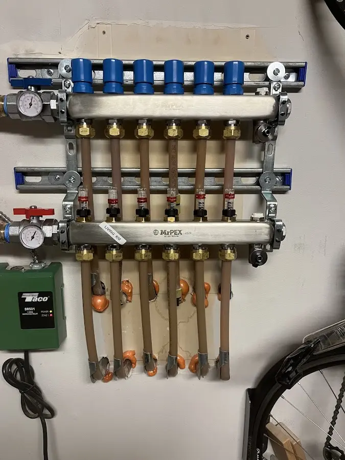 Plumber performing Gas Leak Detection at a residential property in Rolling Hills Estates